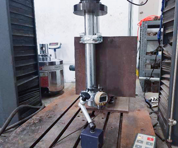  Gravlock في اختبار (اختبار الانزلاق على طول الأنبوب)